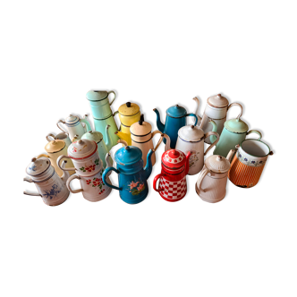 Set of 24 coffee makers, pots, enamelled metal pourers and for some embossed patterns