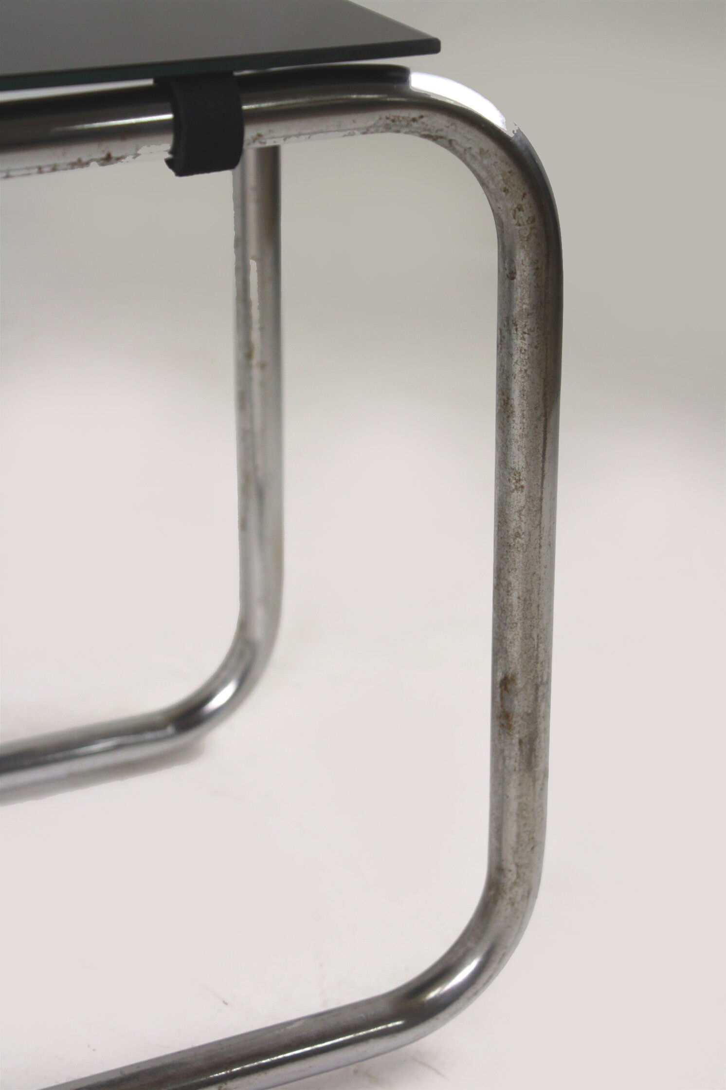 Bauhaus chromed tubular steel shelf, 1940s