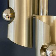 Lampe design en métal avec quatre ampoules argentées