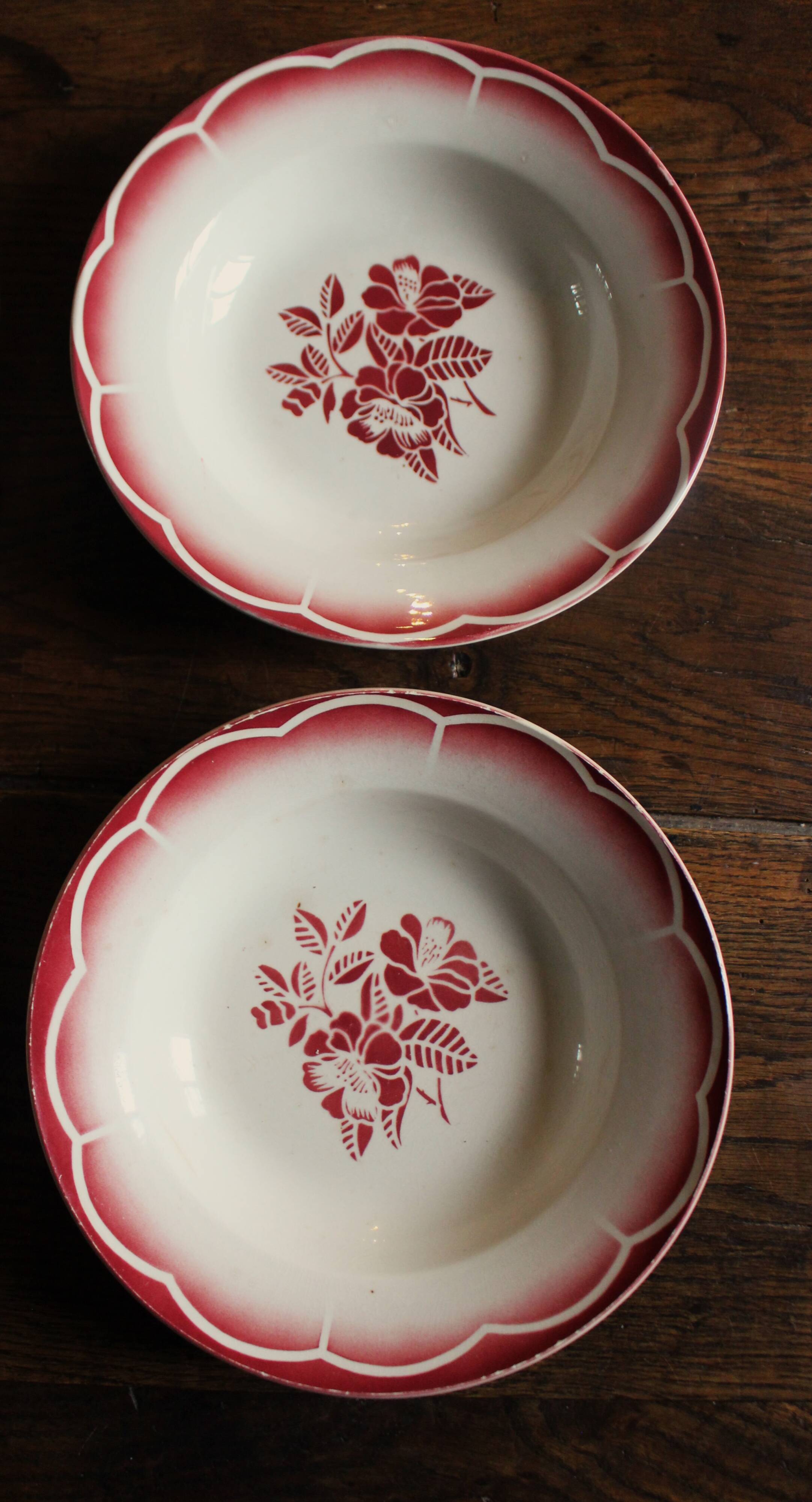 6 mismatched soup plates Digoin Sarreguemines red blue pink