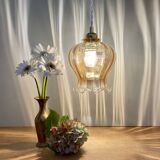 Susspension globe vintage en verre ambré légèrement nacré