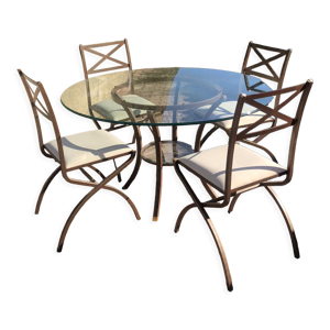 Table à manger et 4