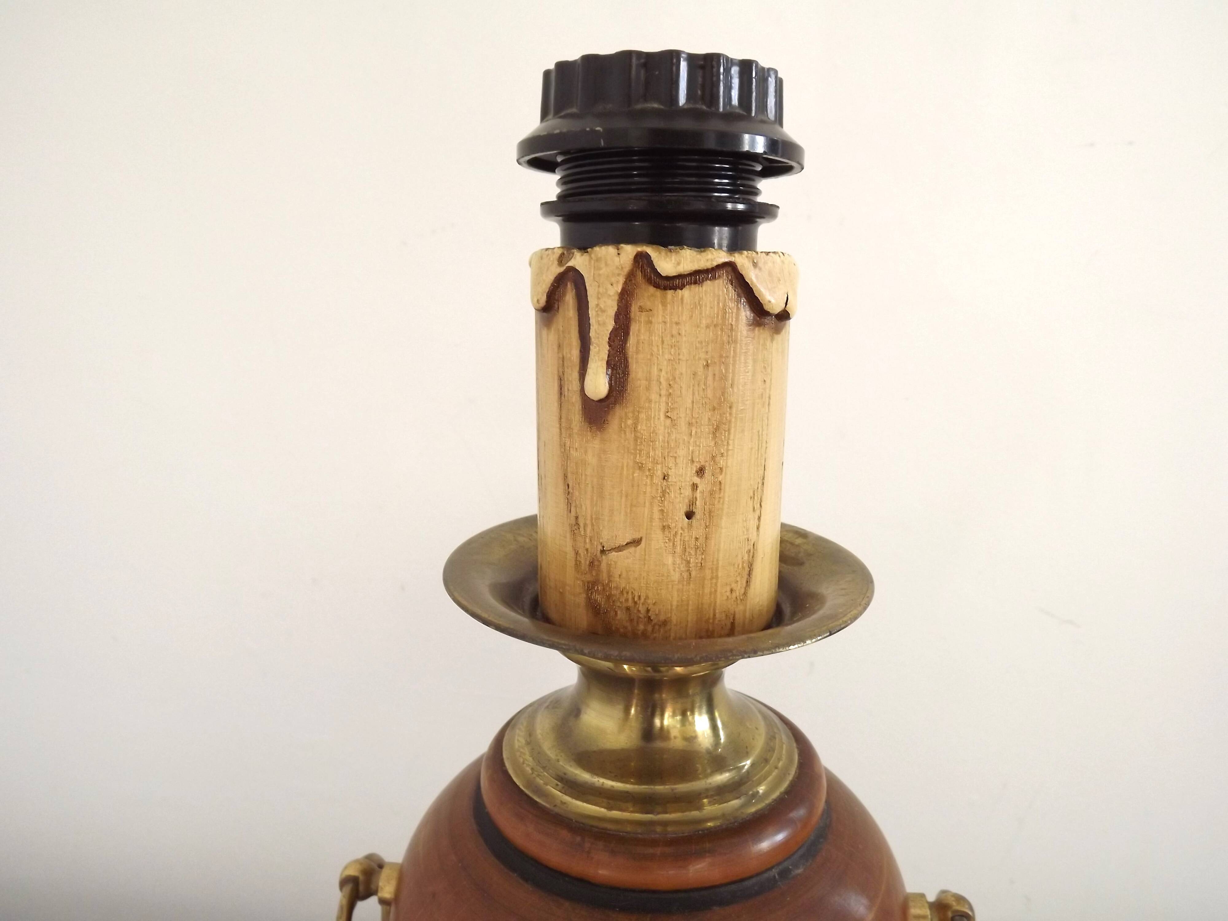 Turned wooden floor lamp with label and golden handles 1852