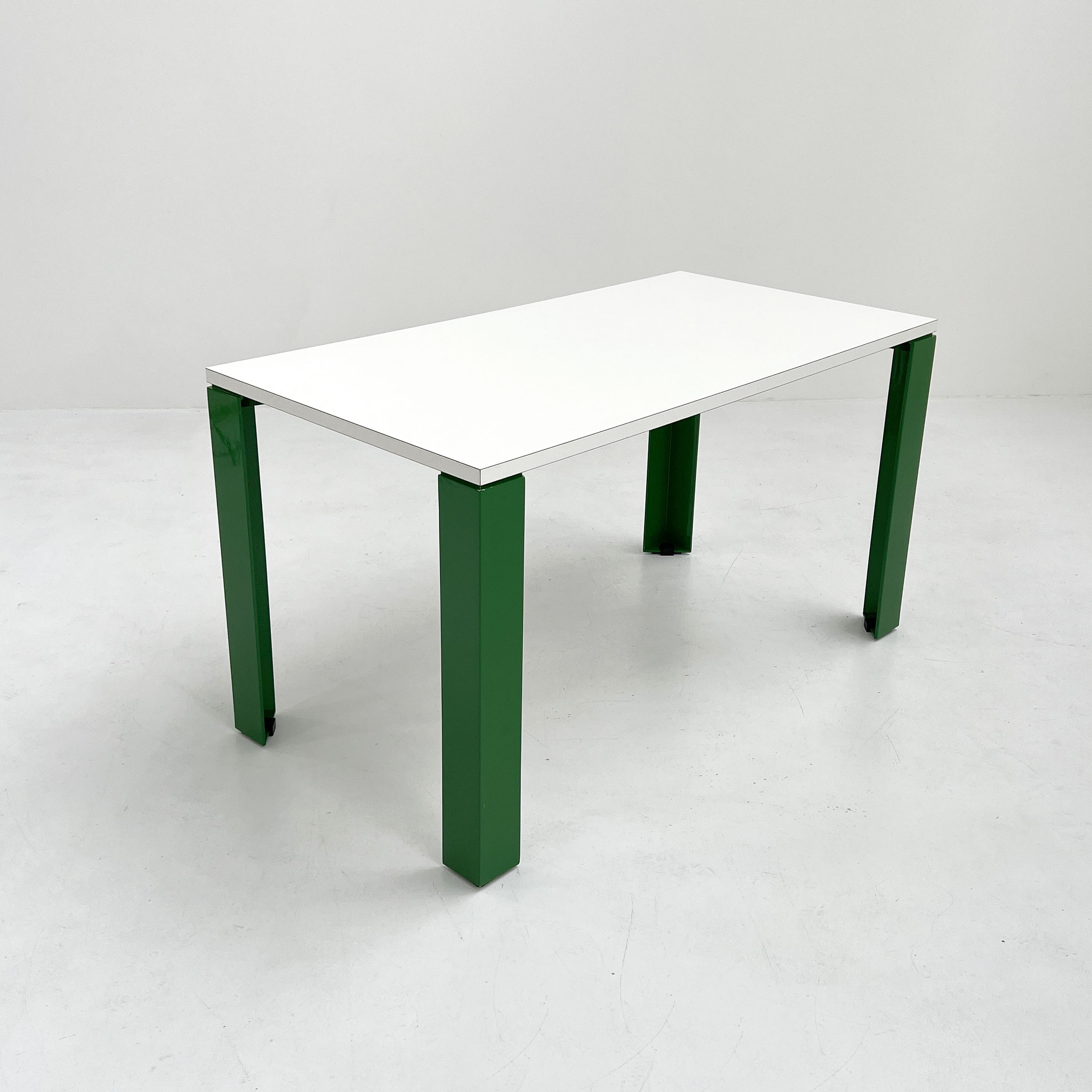 Eretteo dining table with green feet by Orni Halloween for Artemide, 1970