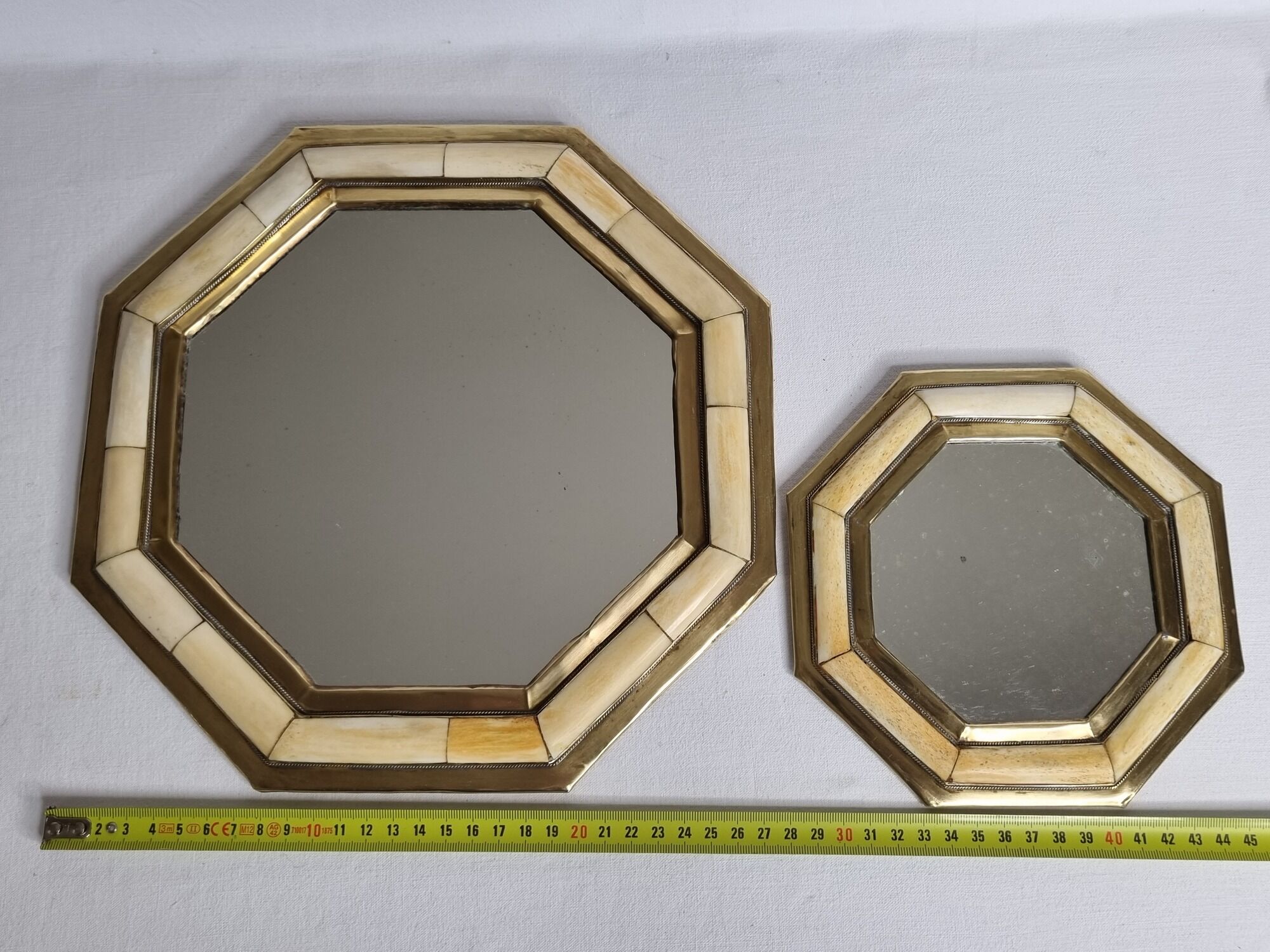 Pair of vintage brass mirrors, Moroccan handicrafts, 27 cm