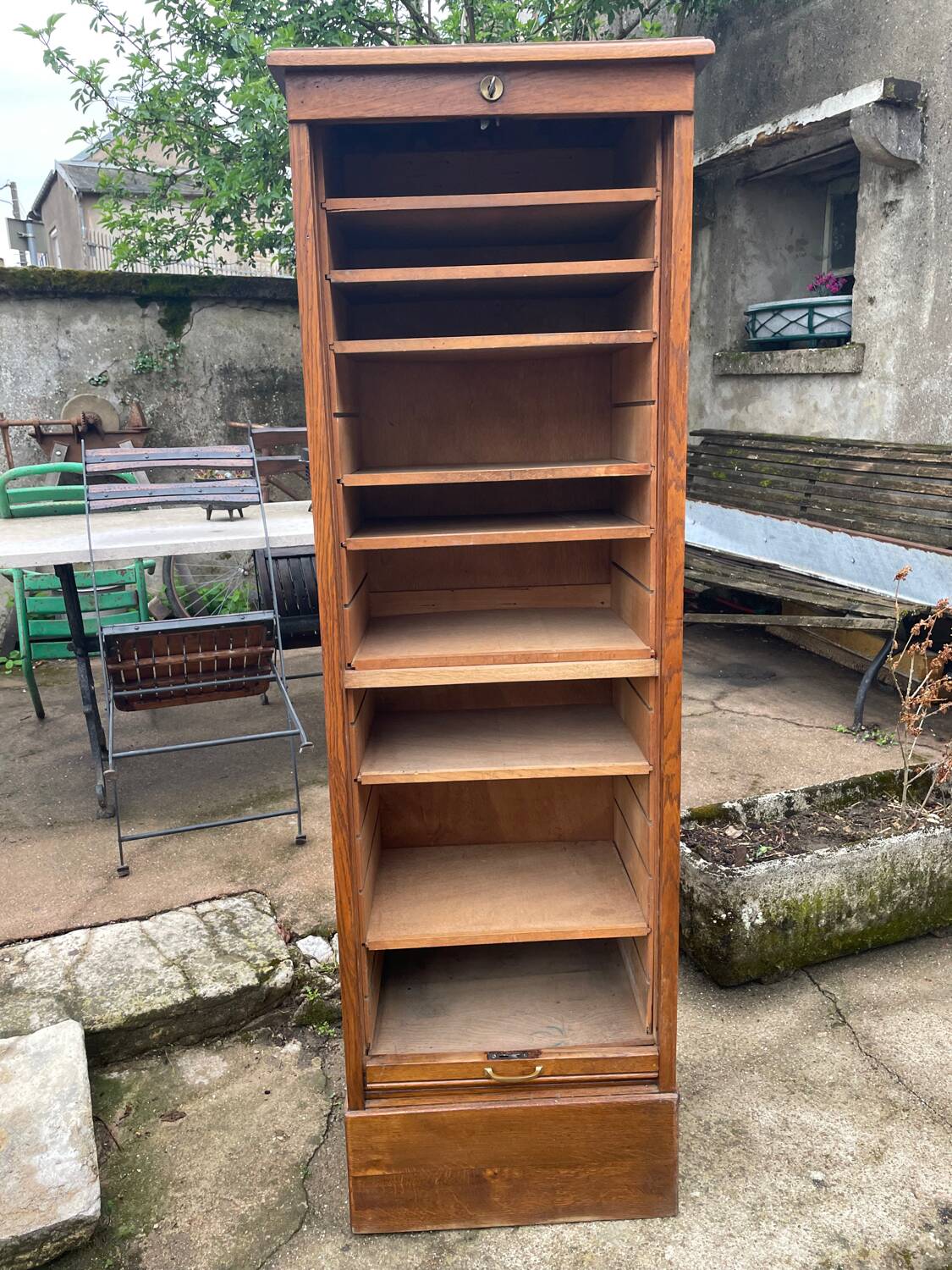 Curtain filing cabinet