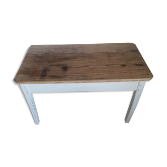 Firm style coffee table