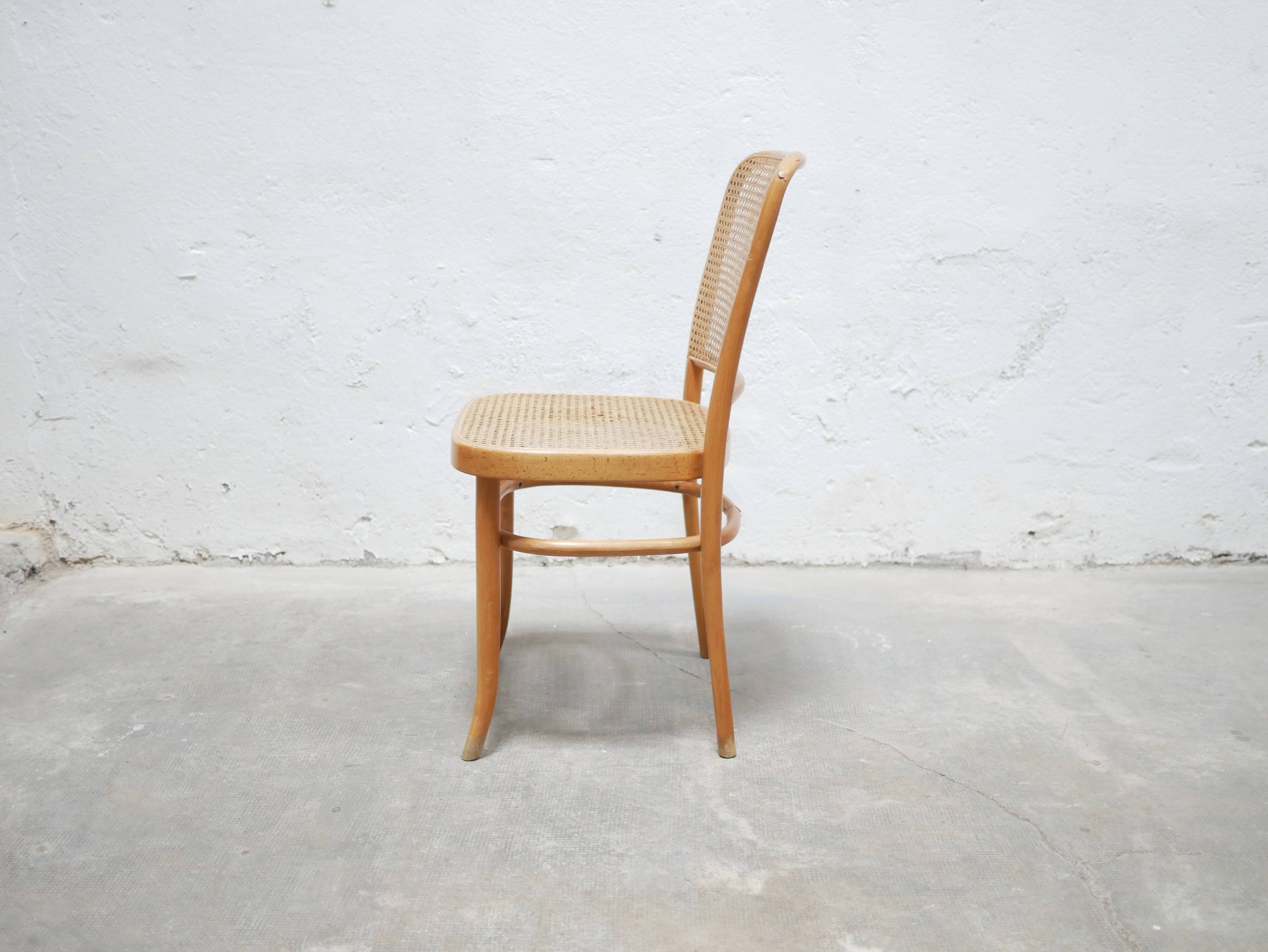 Chaise cannée vintage par J. Hoffmann, éditions Thonet