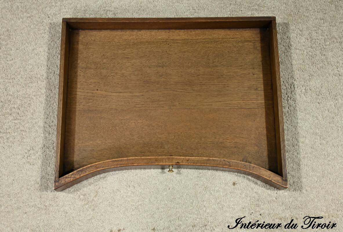 Kidney Table in Speckled Mahogany, stamped “L'escalier de Cristal” – Late 19th Century