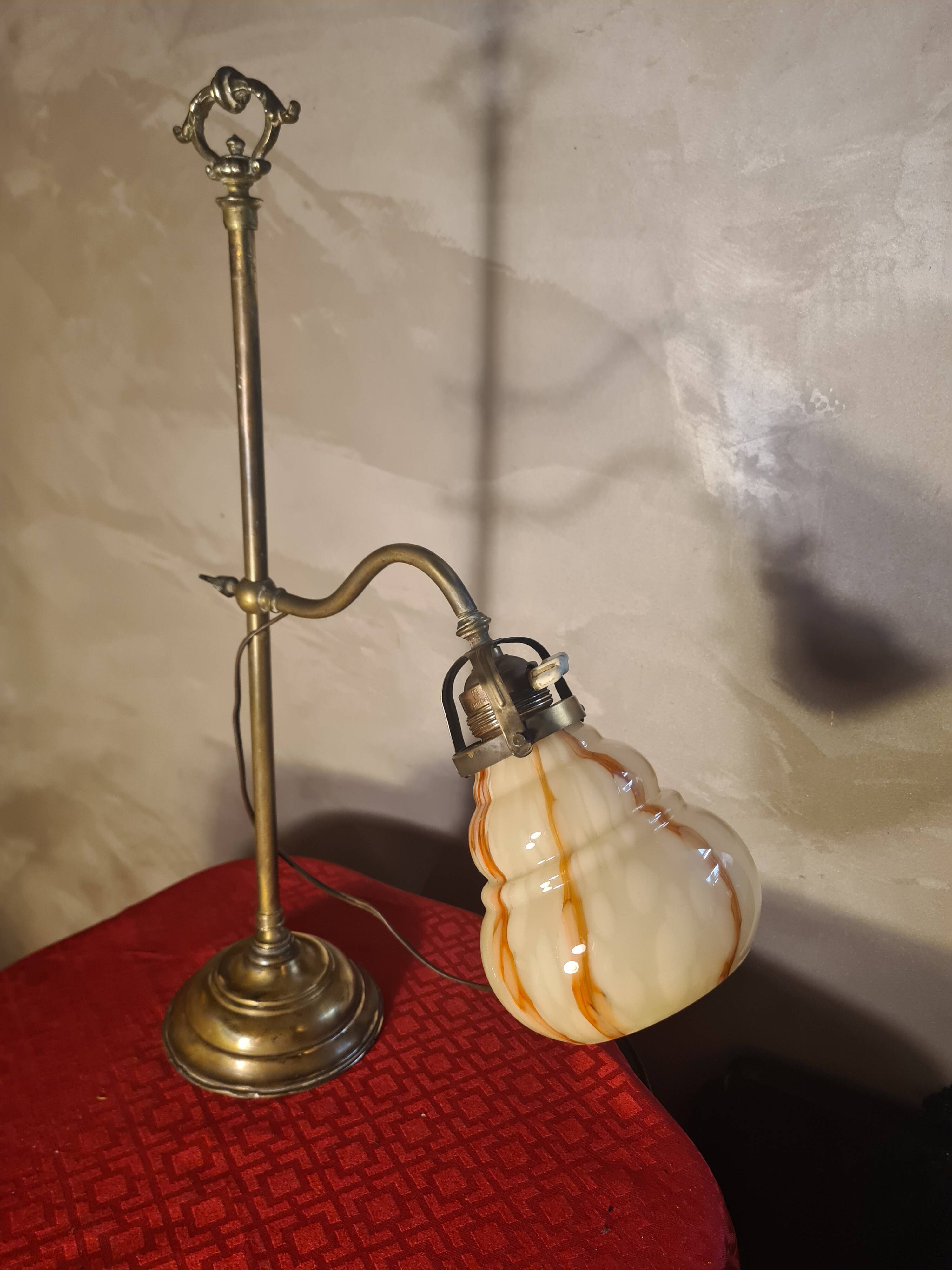 Lampe de bureau réglable ancienne en laiton et verre