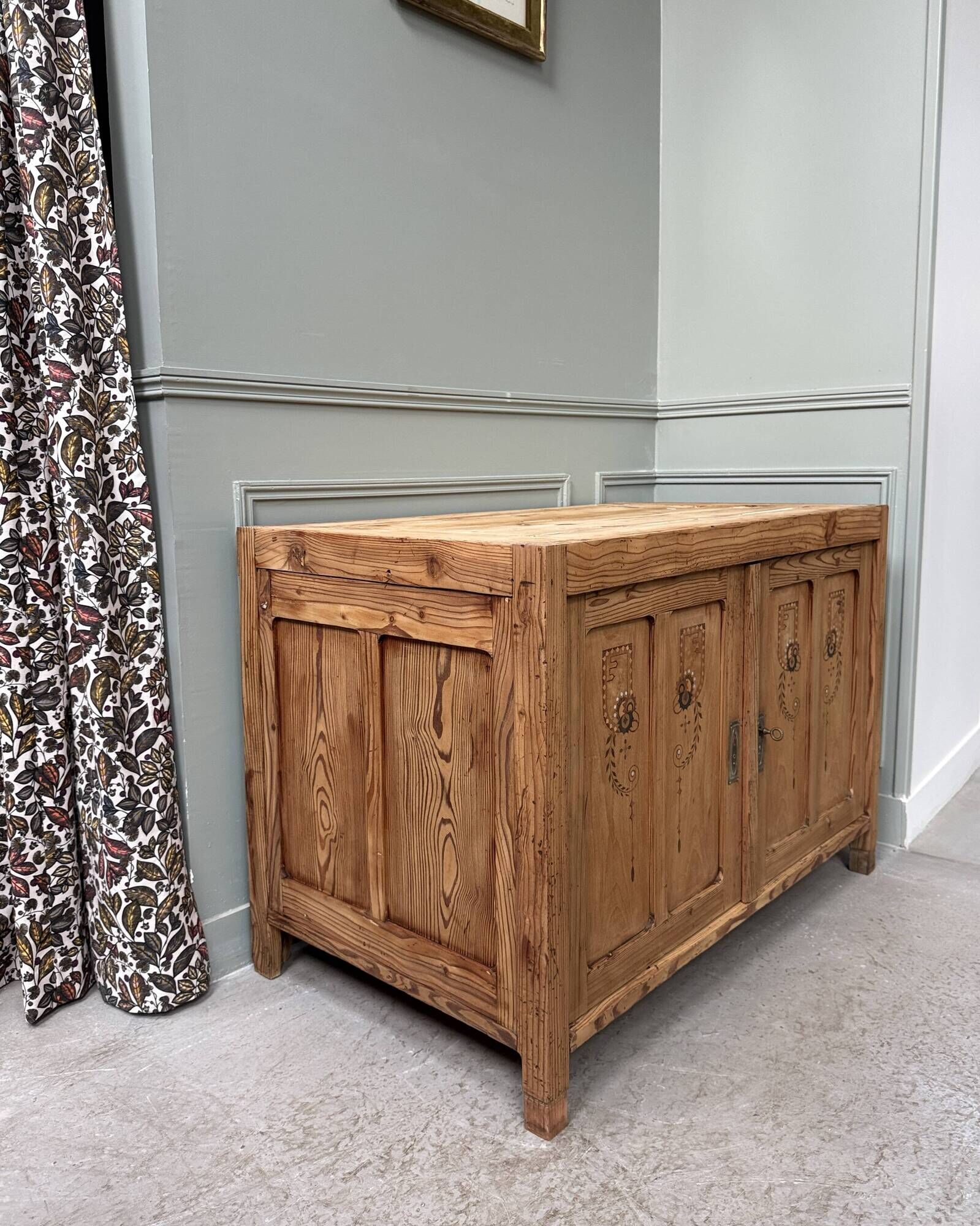 Buffet Art Nouveau tchèque