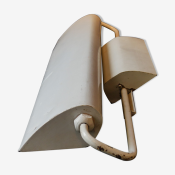 Modernist sconce