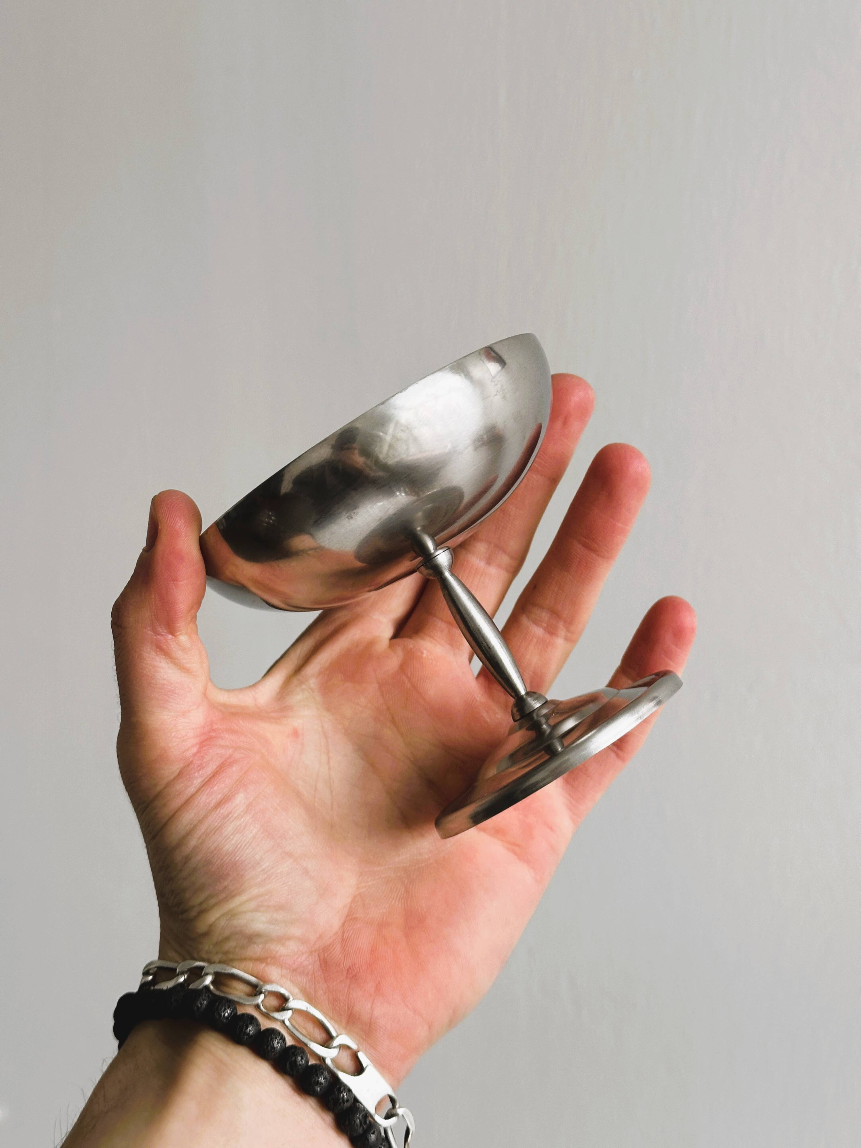 8 grandes coupelles sur pied en inox Letang Remy