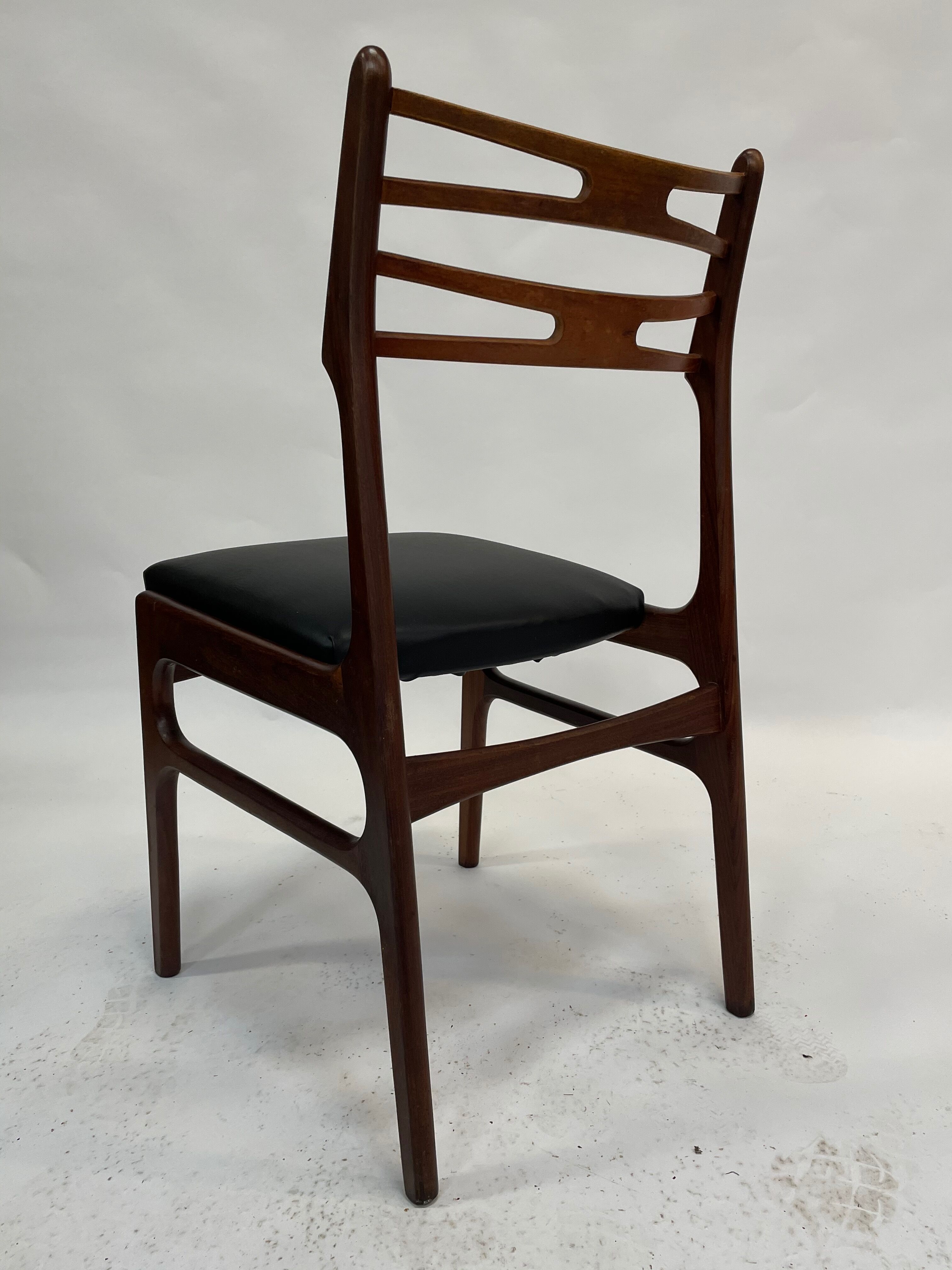 Set of five dining chairs by Johannes Andersen, model 101 Danish Design