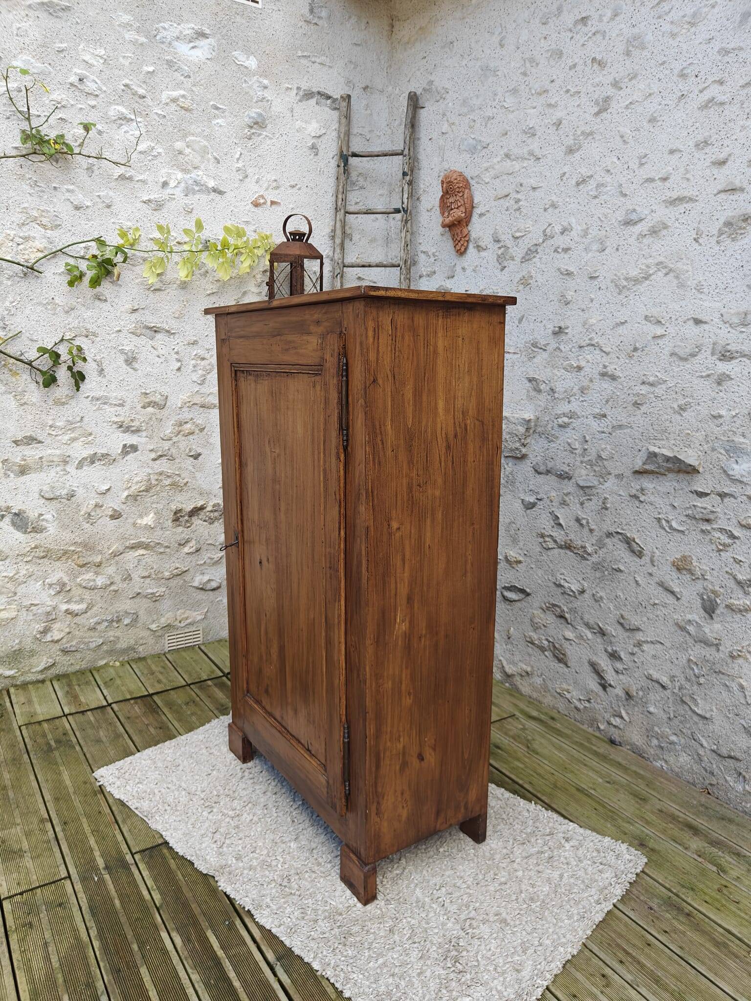 Old bonnet maker