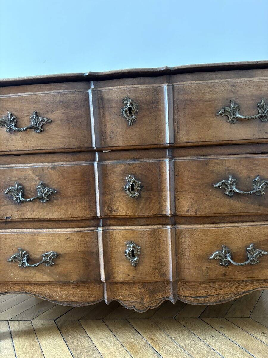 Commode ancienne galbée (Régence / Louis XV)