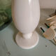 Pied de lampe vintage en opaline blanche