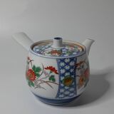 Japanese Kyūsu teapot in Arita porcelain, Imari floral decoration.