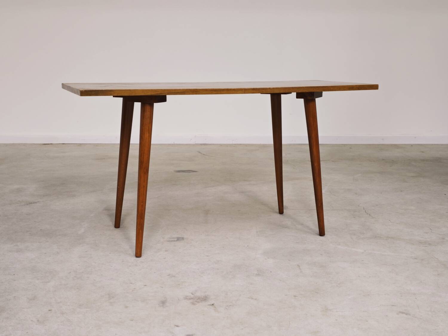 Table basse Ton Bystrice Thonet 1960 en bois