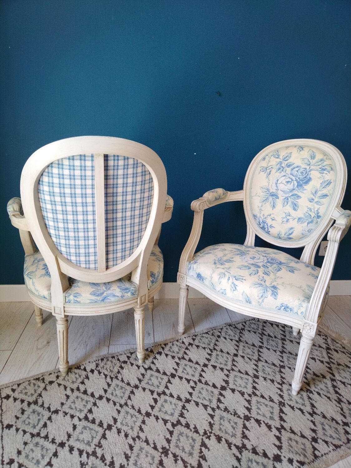 Pair of convertible armchairs