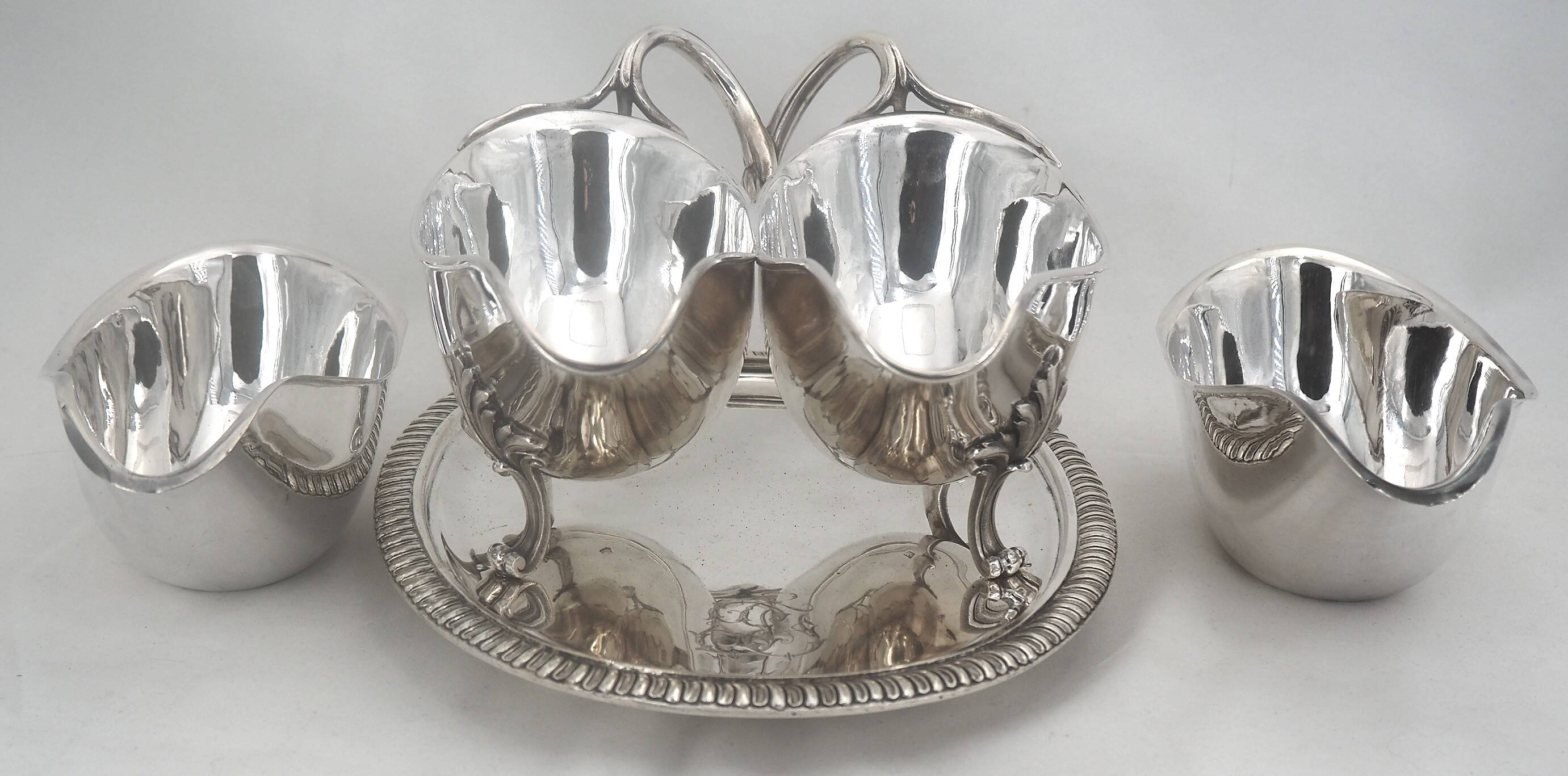 Idiot, double sauce boat + liners, Minerva silver, excellent condition, 19th century, 1.798 kg