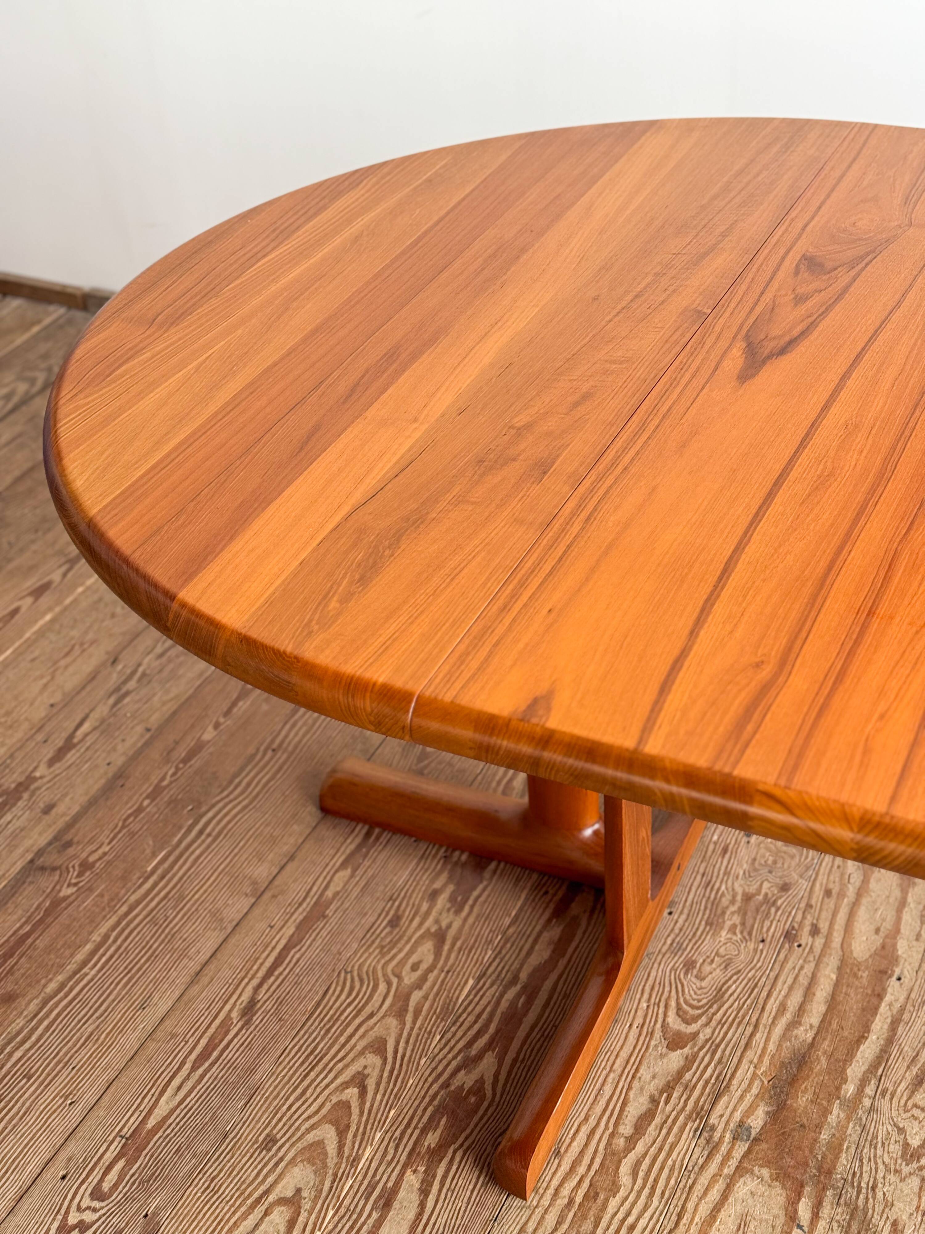 Table ronde extensible en teck de Dyrlund, Danemark