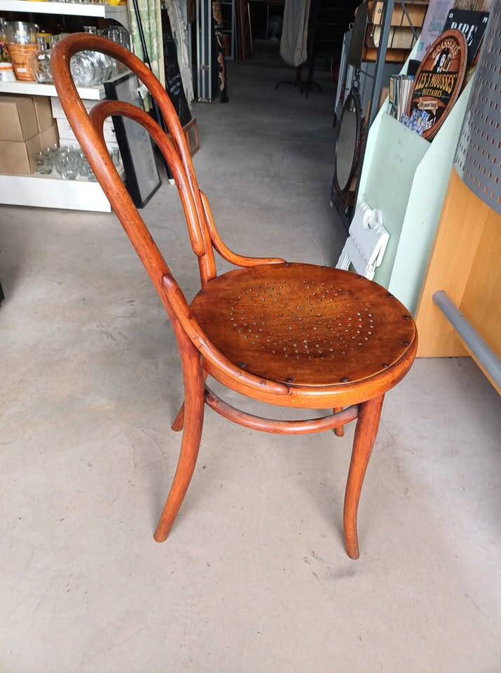 Beautiful Thonet chair n14