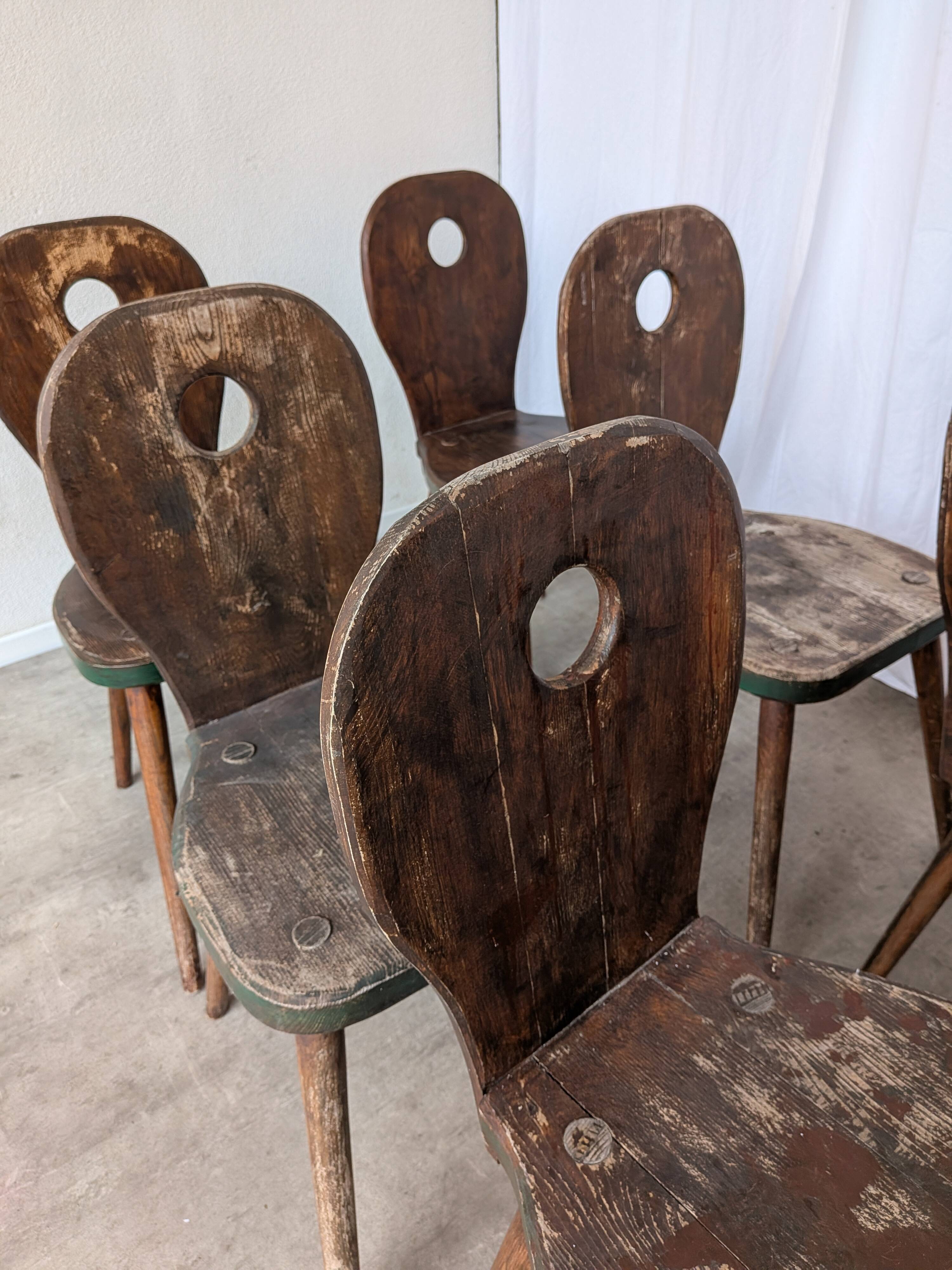 8 chaises brutalistes vintage en bois