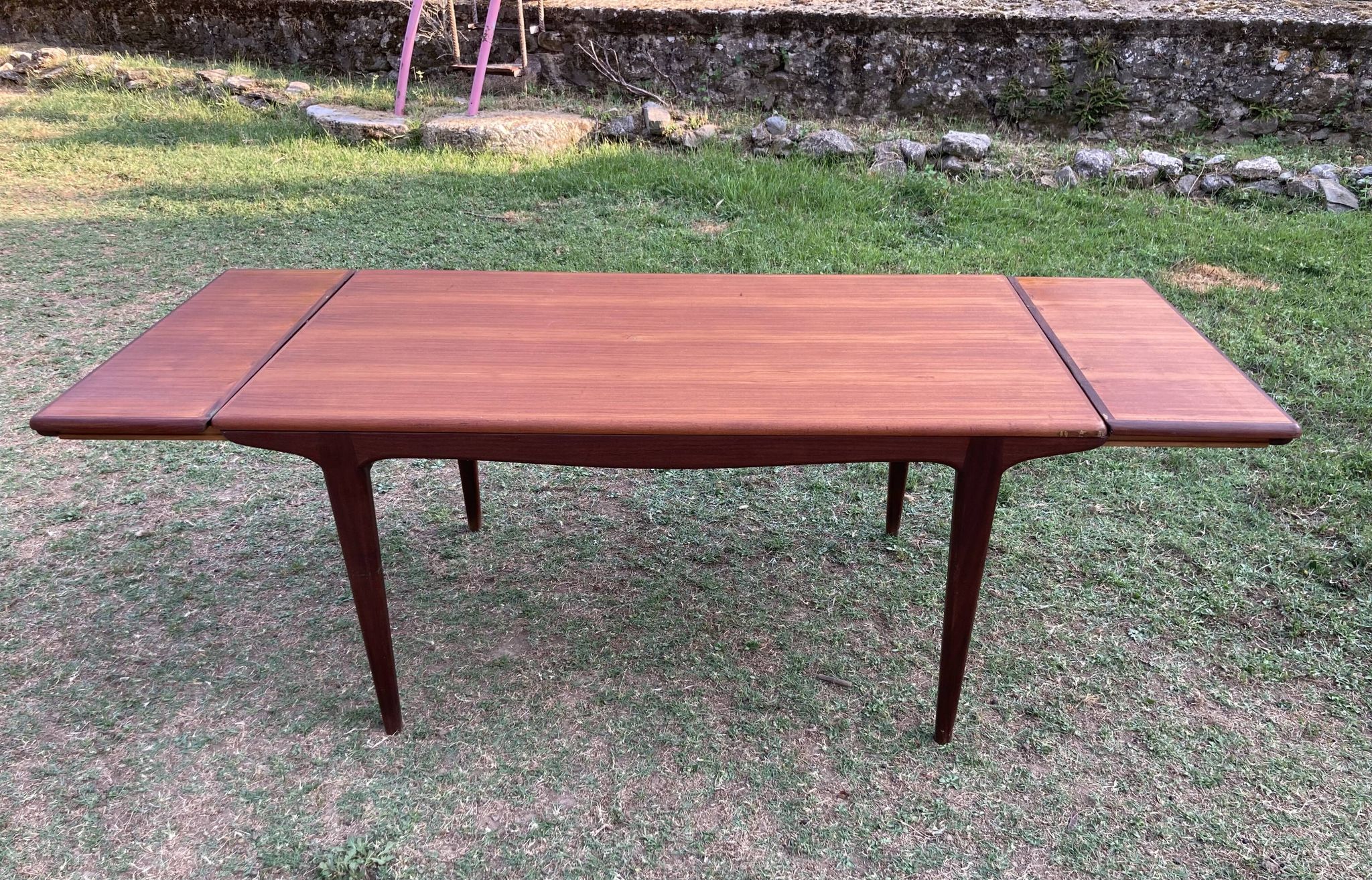 SCANDINAVIAN DINING TABLE "JOHANNES ANDERSEN".