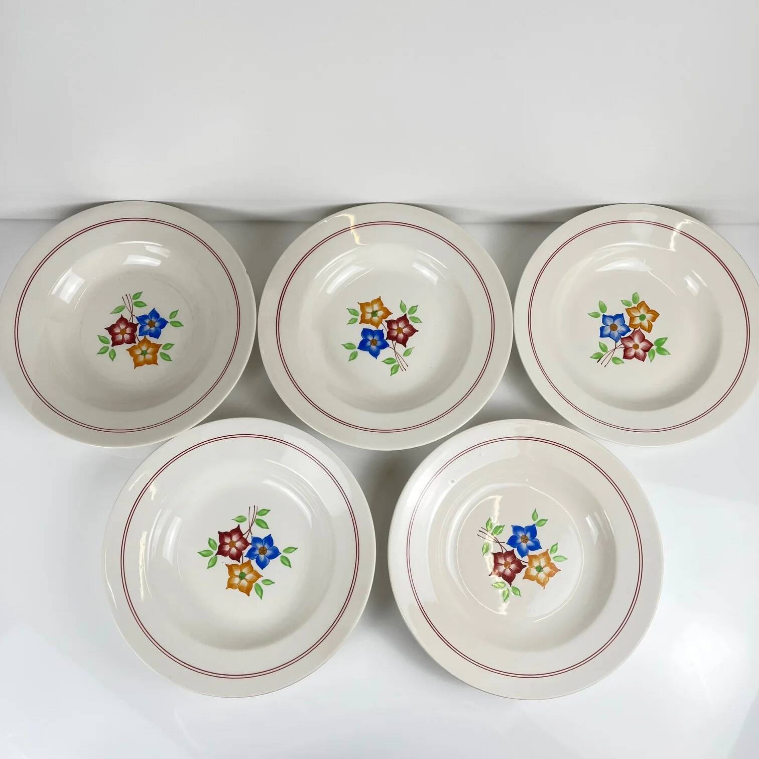 Set of 5 deep plates "The Hive", Moulins des Loups, 20th century