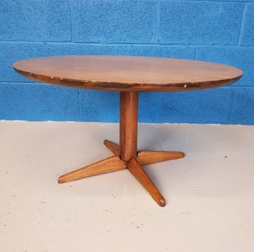 Vintage kubus circular coffee table