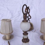 Lustre à 4 branches en métal doré et opaline