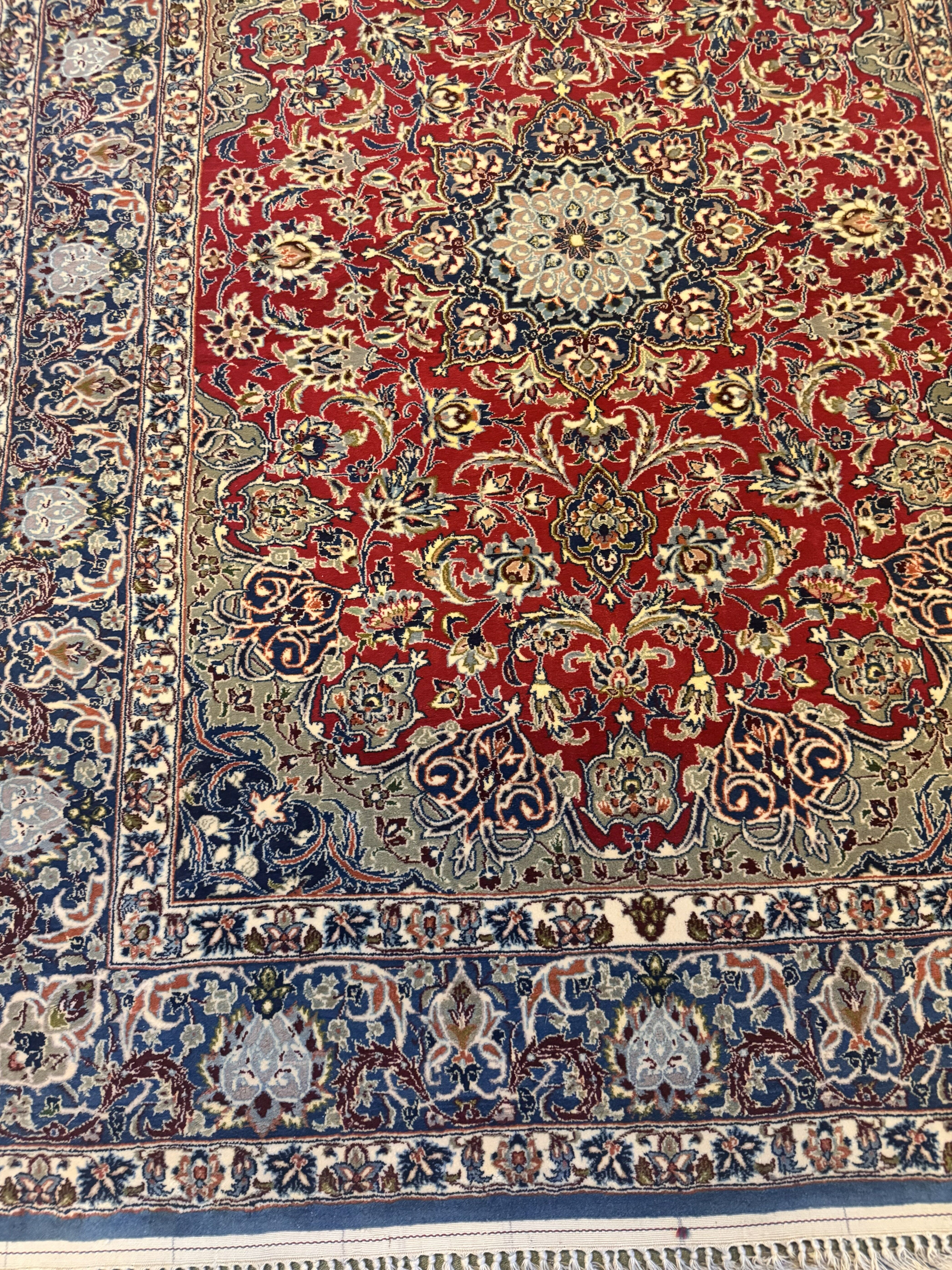 Handmade Persian rug Isfahan