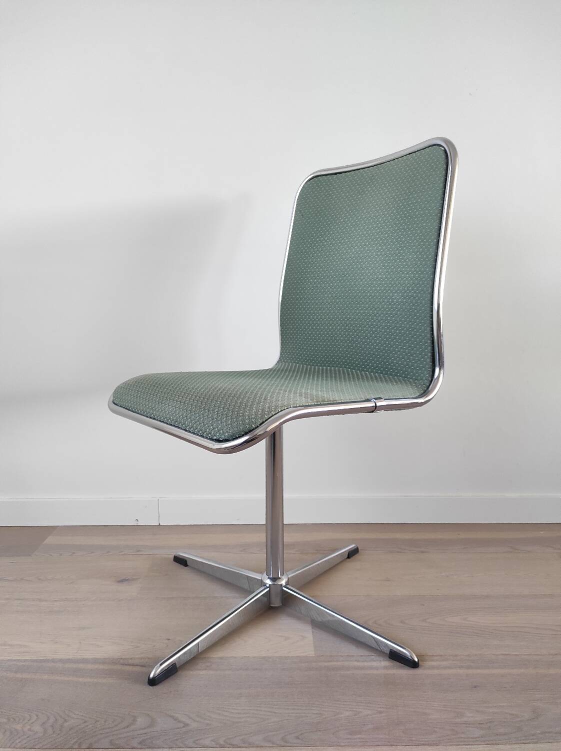 Suite de 6 chaises pivotantes Roche Bobois, 70's