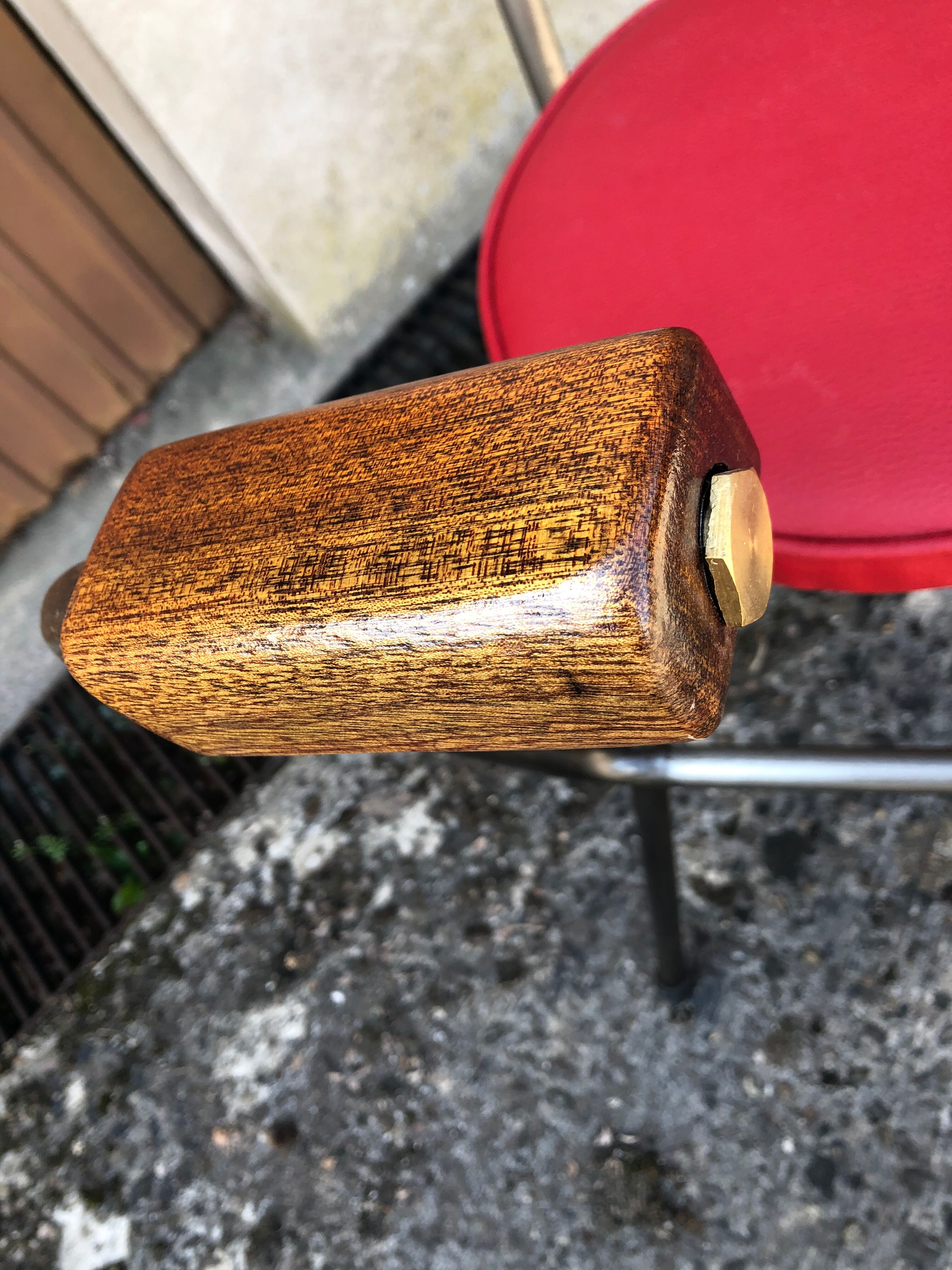 Chaise de bar en métal et skaï industriel années 70
