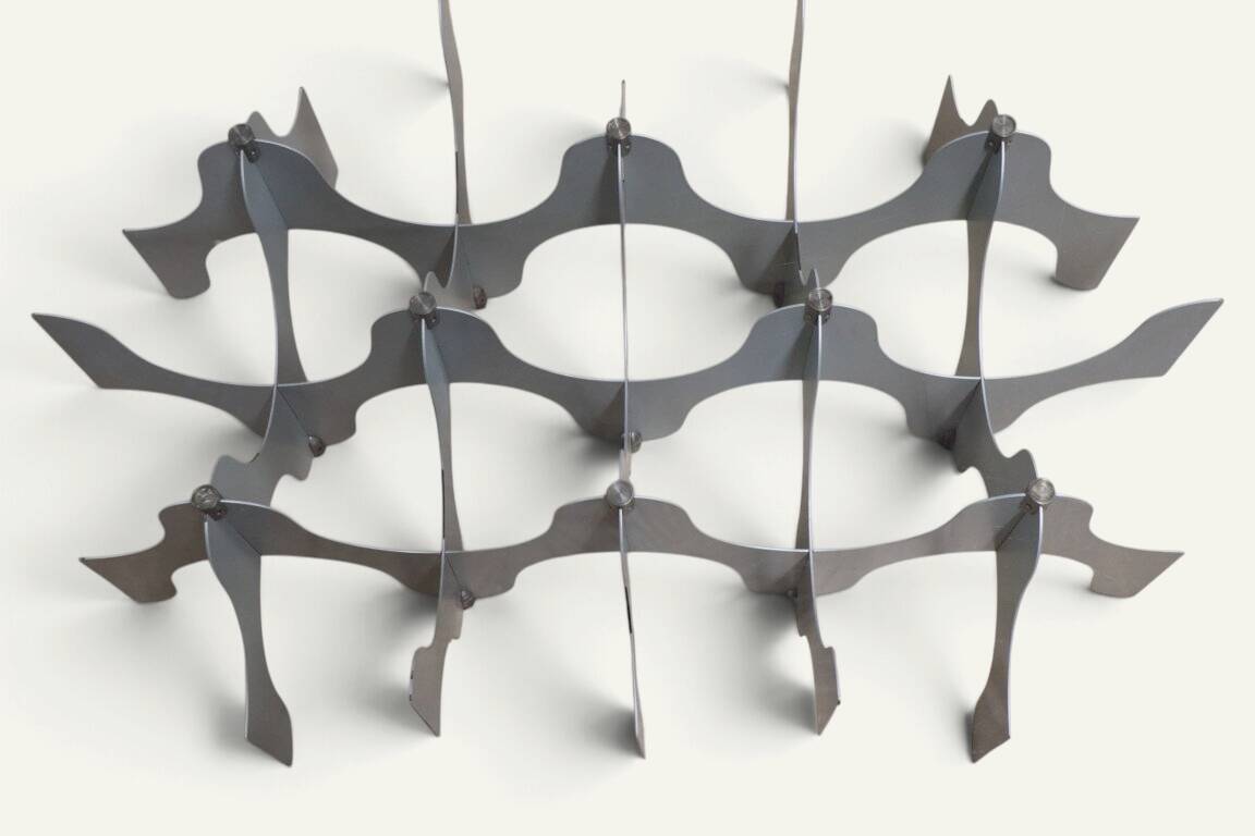 Minimalist sculptural coffee table in metal and glass – 1970