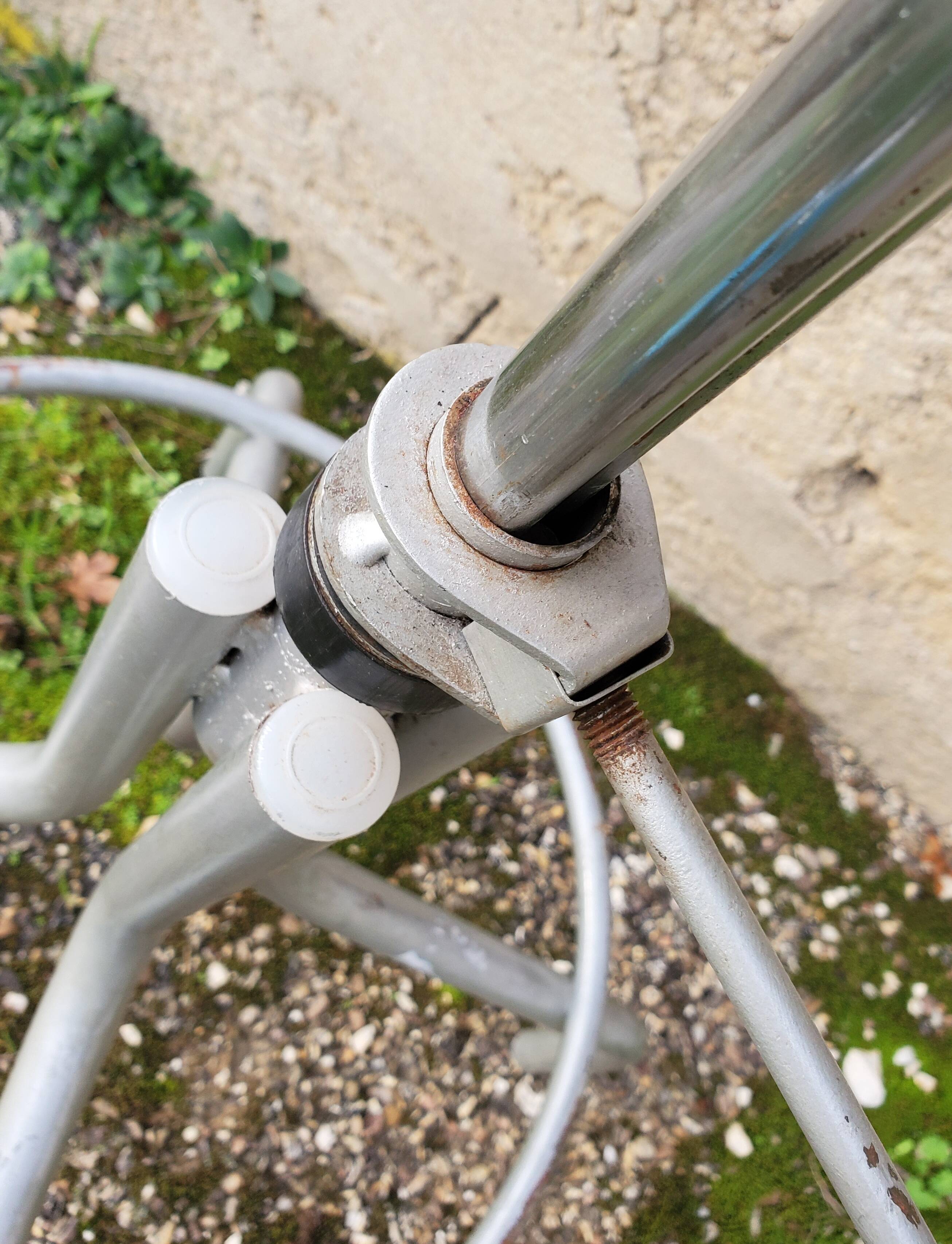 Adjustable industrial stool