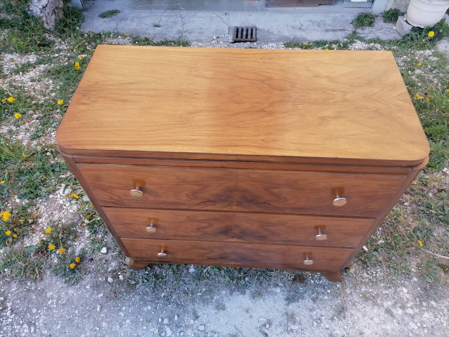 Antique chest of drawers