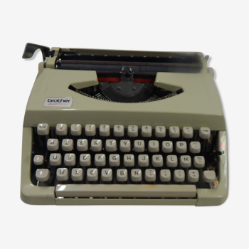 Portable Brother Deluxe 200, 1960s Writing Machine