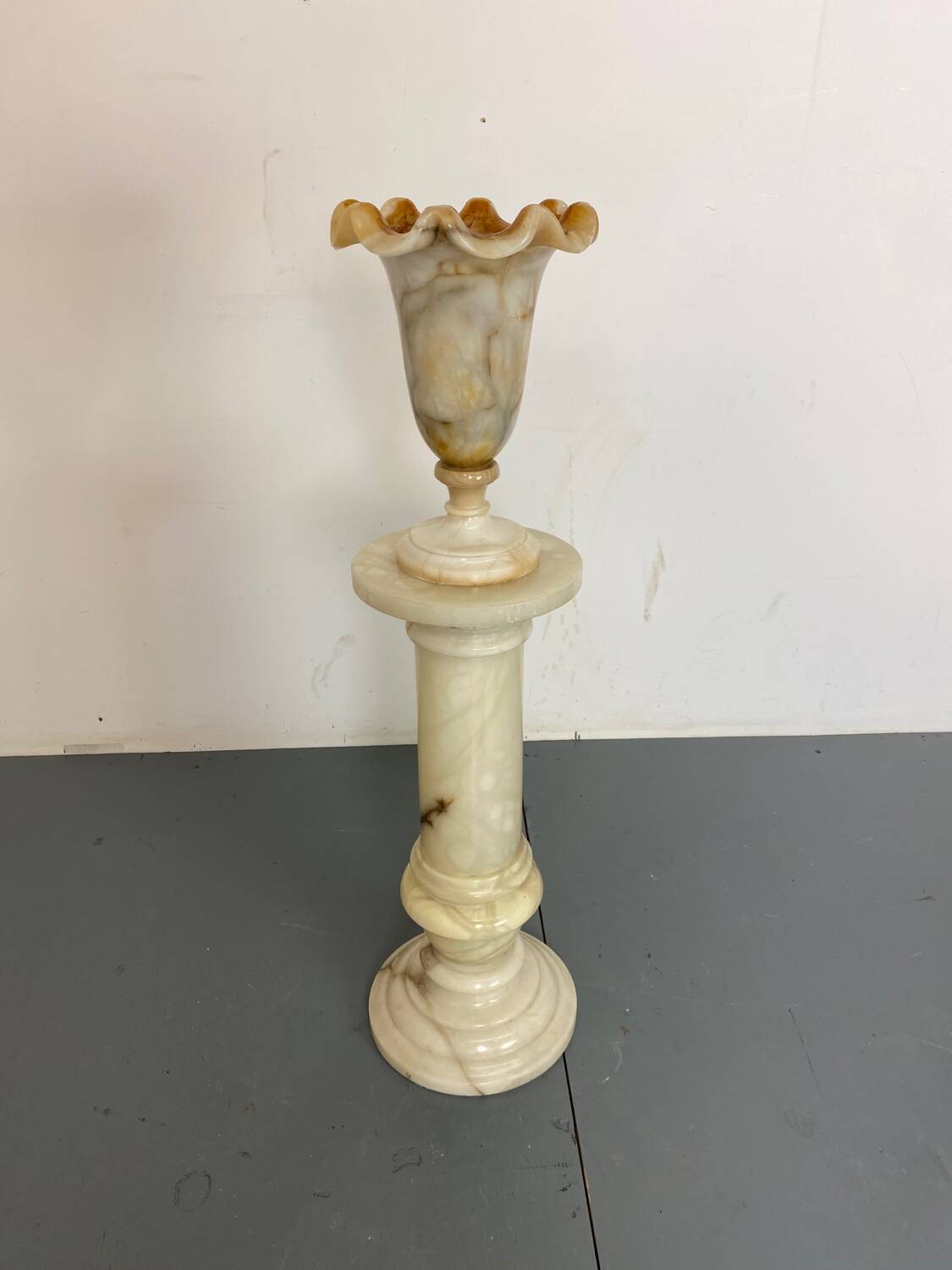 Vintage Spanish Alabaster Pedestal Column with Original Vase, 1970s, Set of 2