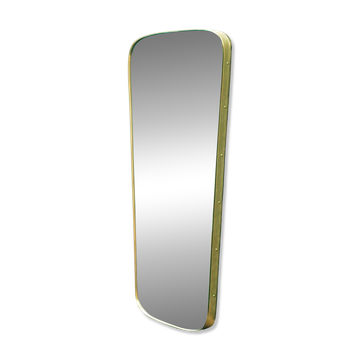 Miroir rectangulaire contemporain bordures arrondies et cadre en laiton