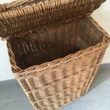Clothes basket or wicker bread hut