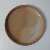 2 flat stoneware plates