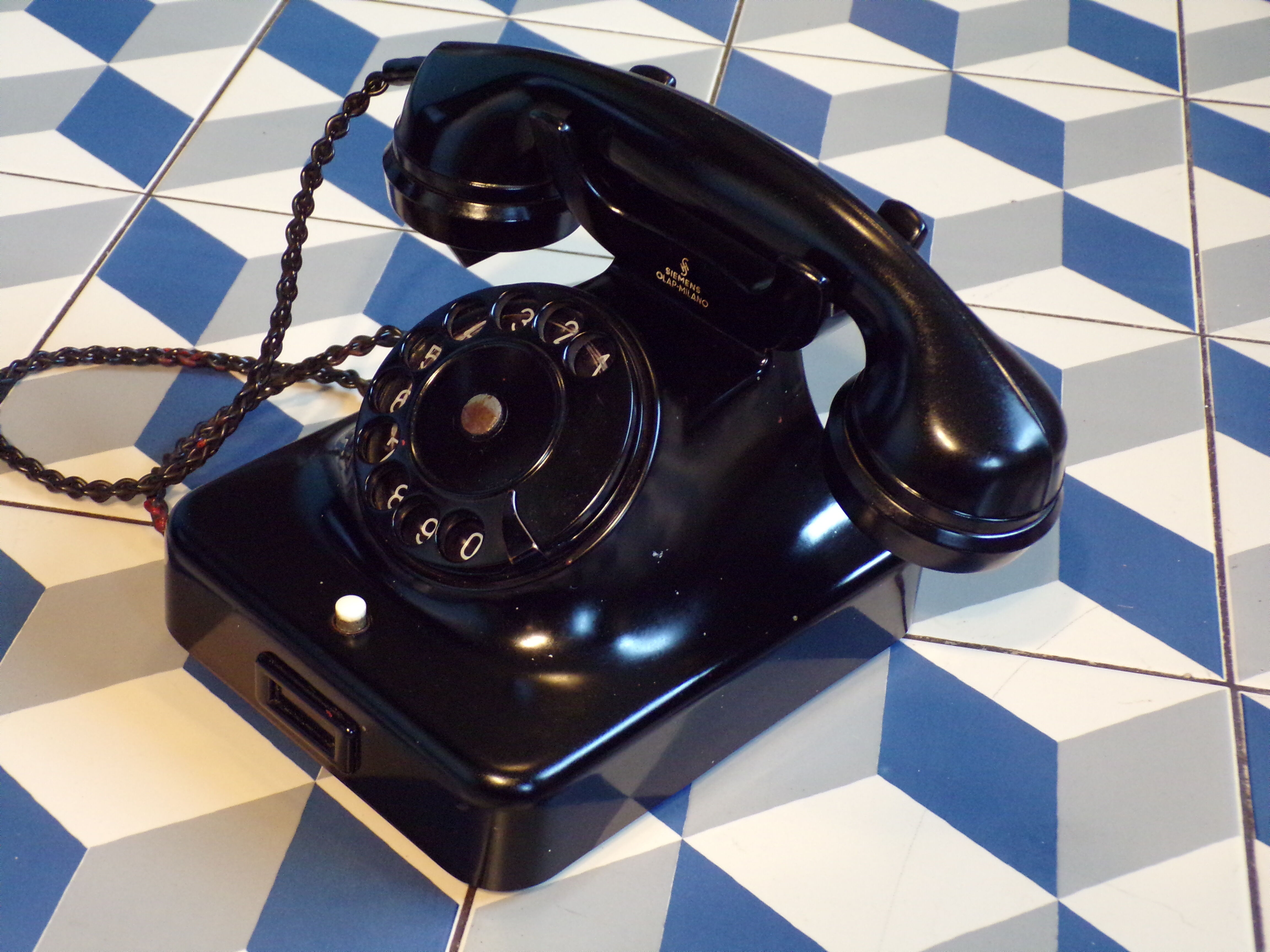 Former Siemens W38 phone in Bakelite