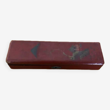 Pen tray in lacquered wood burgundy color Chinese decoration