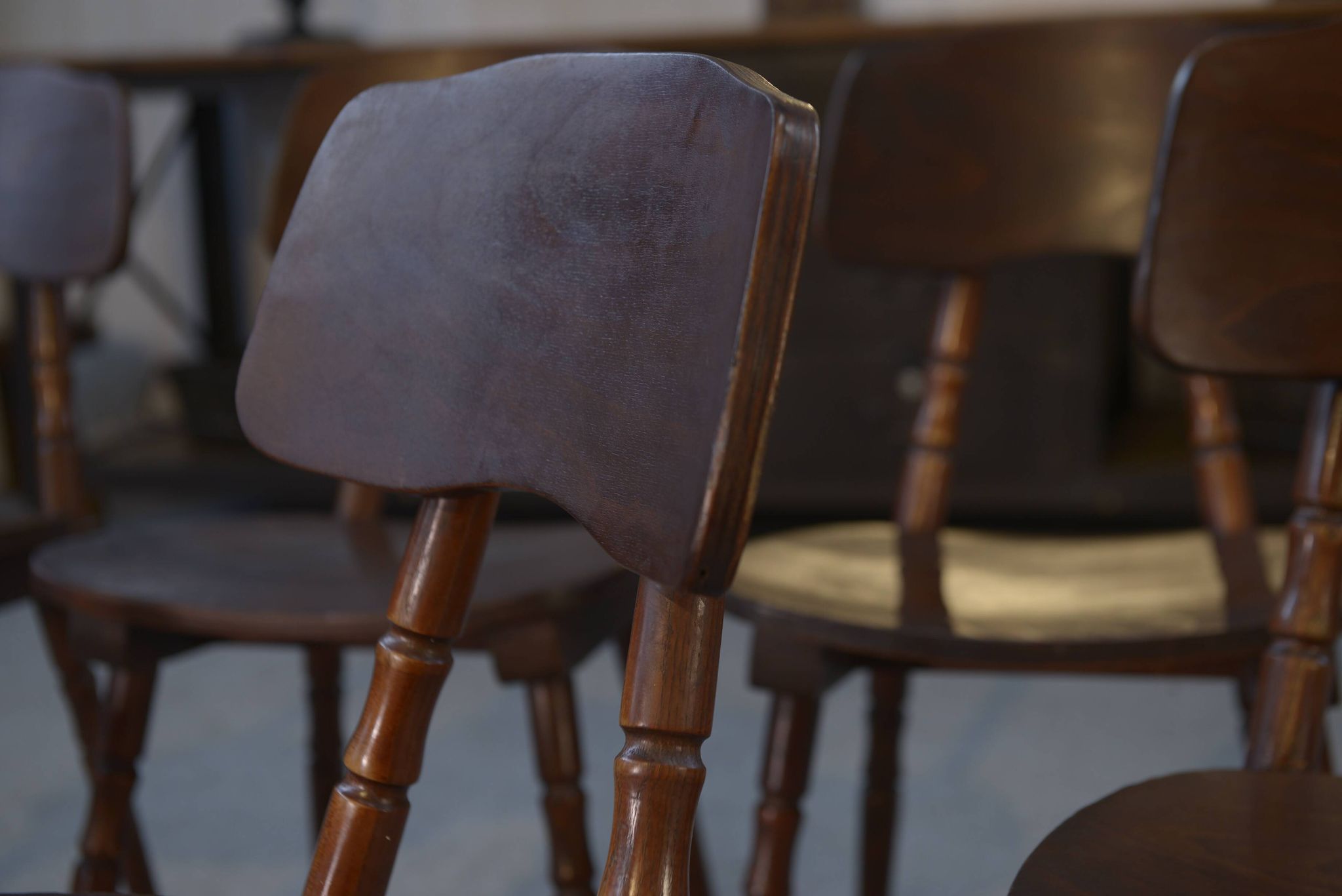 Set of 7 oak and beech plywood chairs