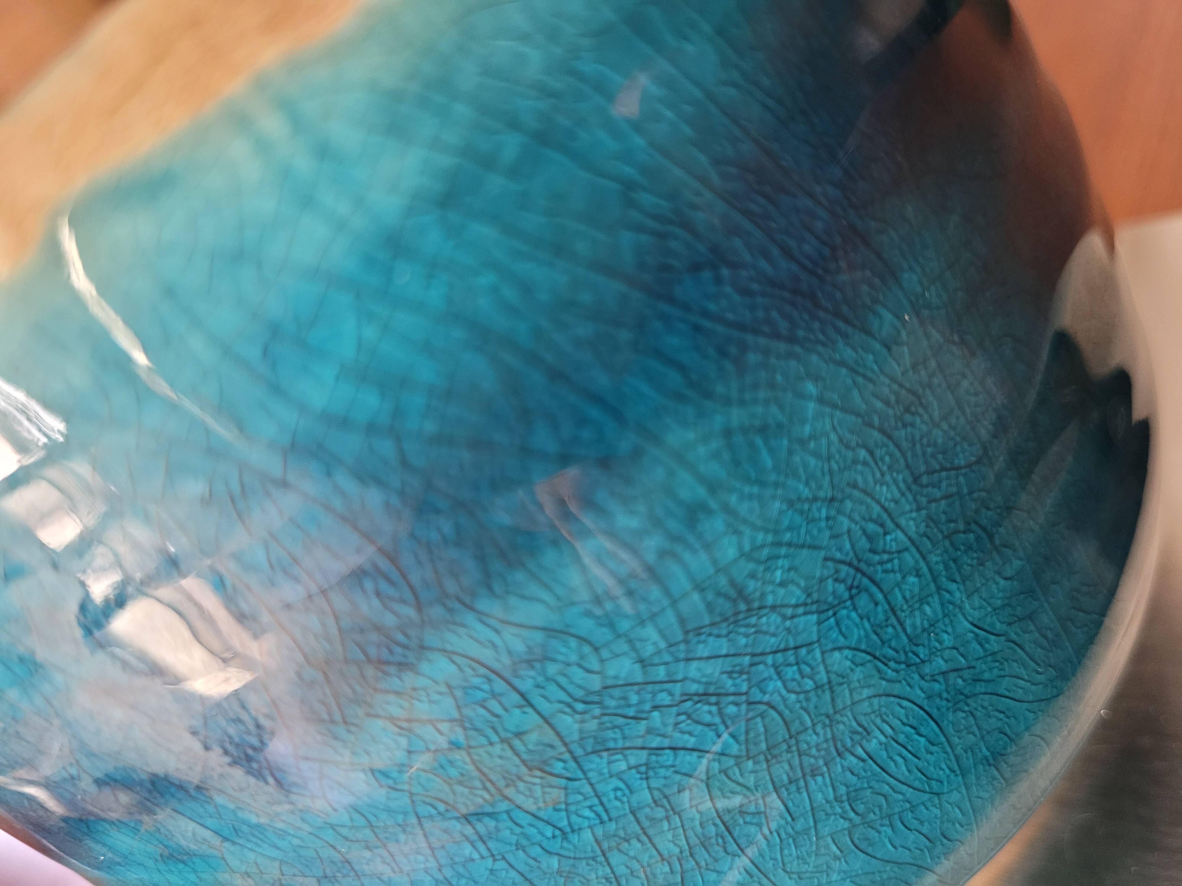 Artisanal cracked ceramic pot cover