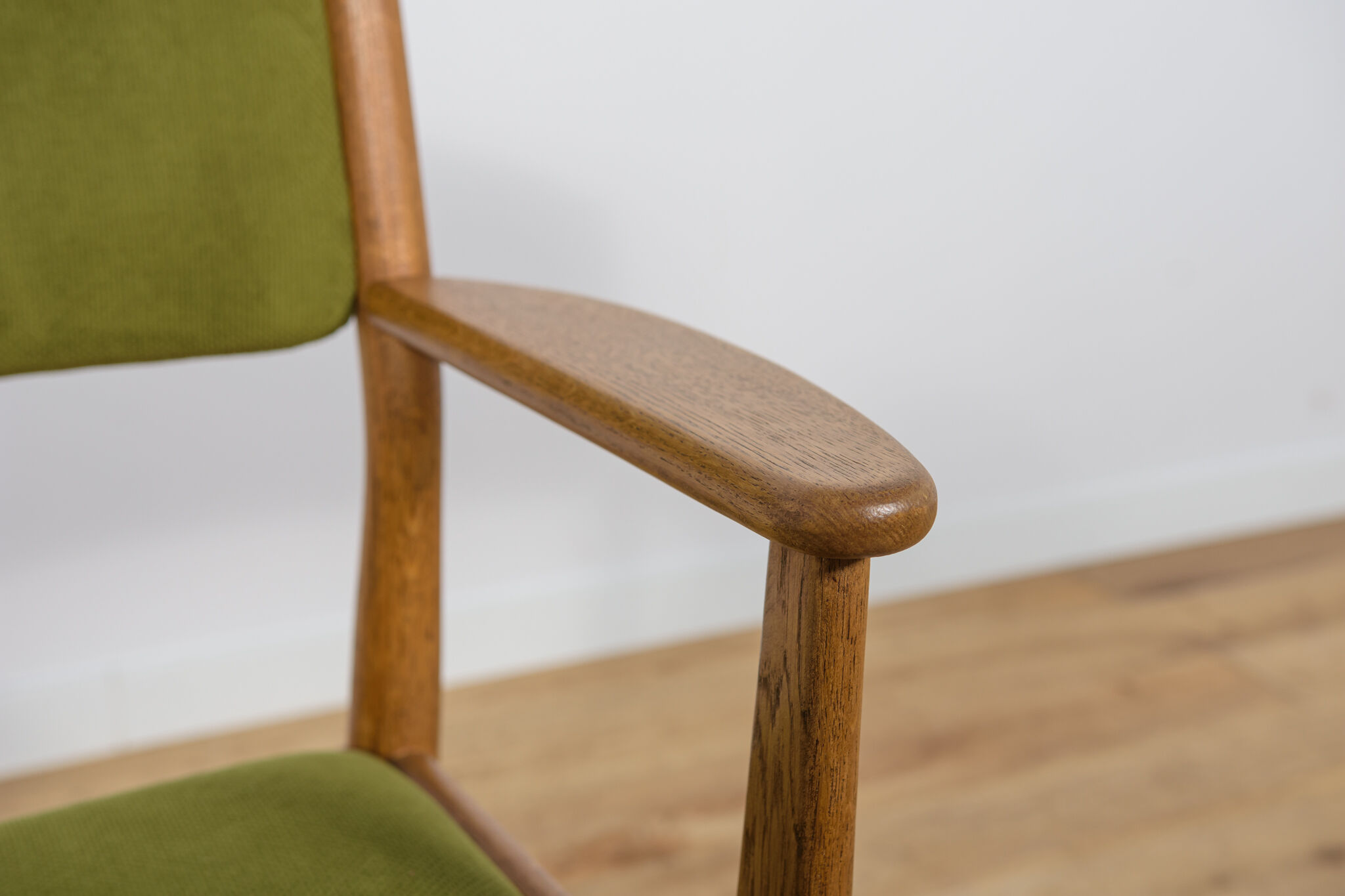 Chaises de salle à manger en chêne du milieu du siècle Modèle J62 par Poul M. Volther pour FDB Mobler, Danemark, années 1960, Ensemble de 4