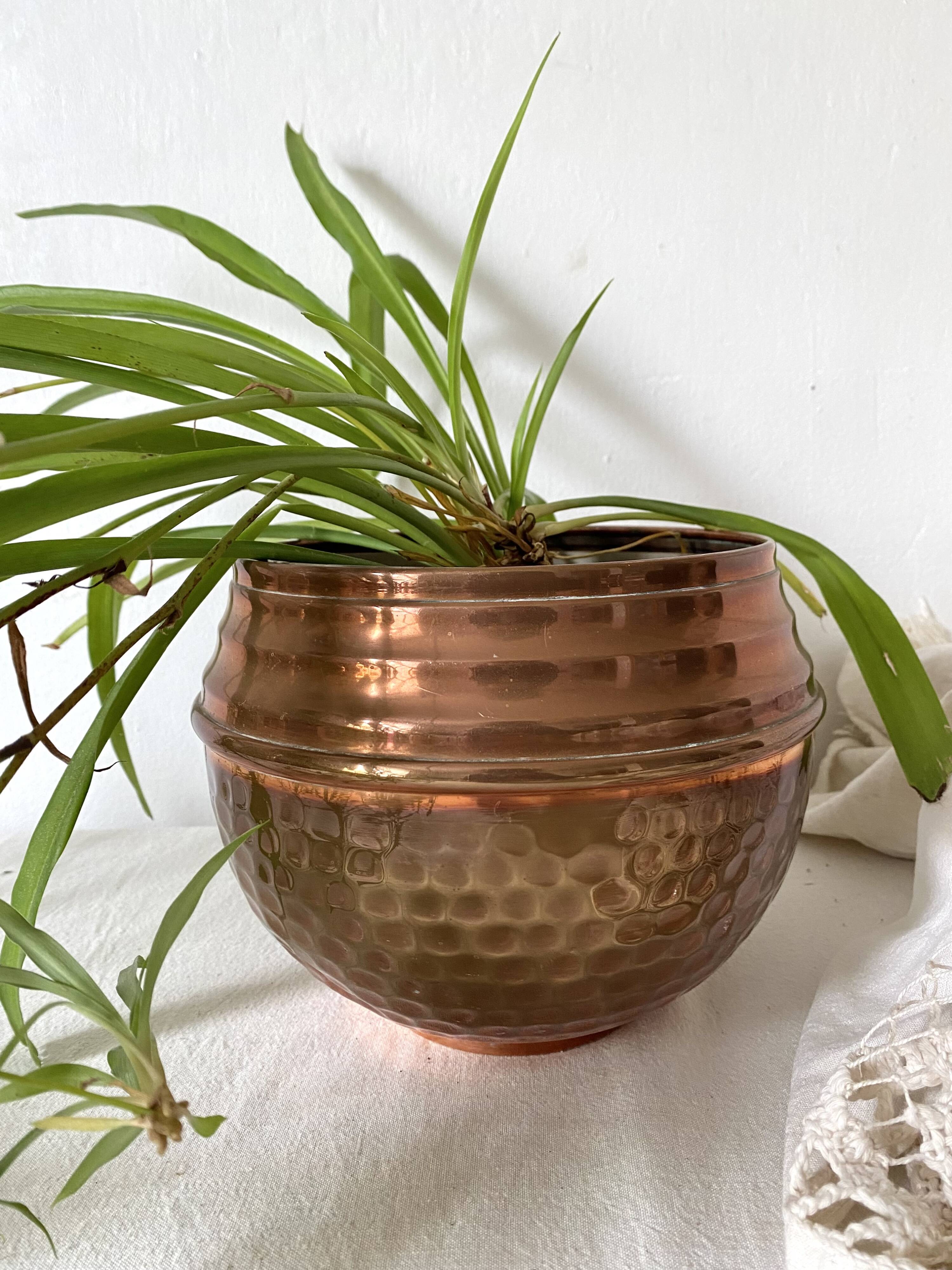 Villedieu hammered copper pot cover