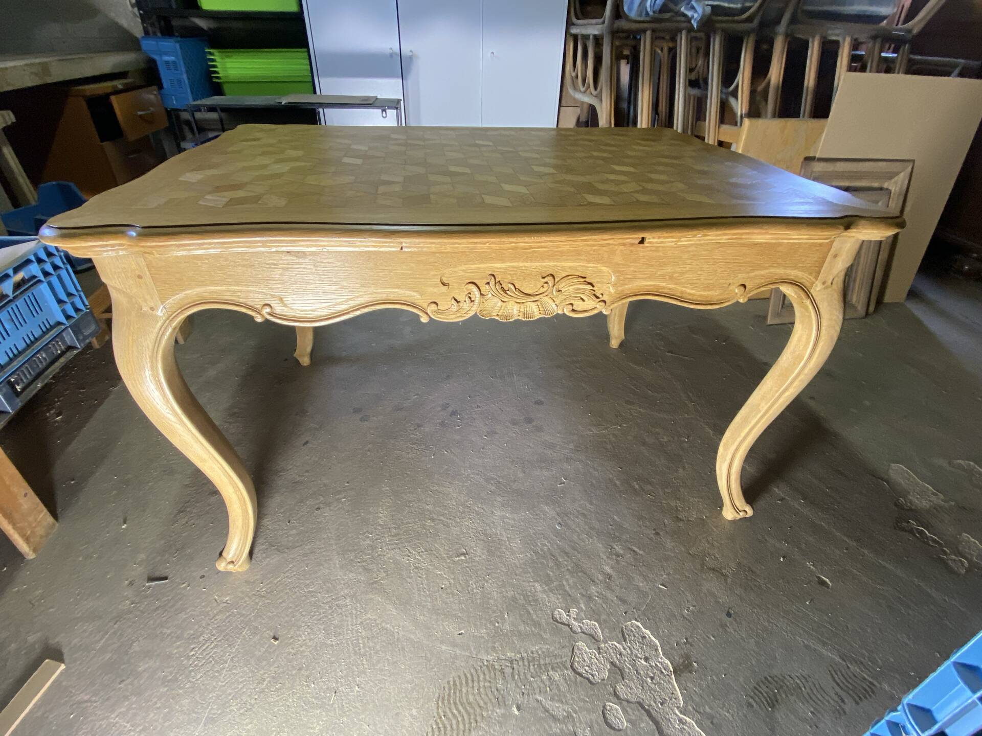Superb Solid Oak Dining Table in Louis XV Style